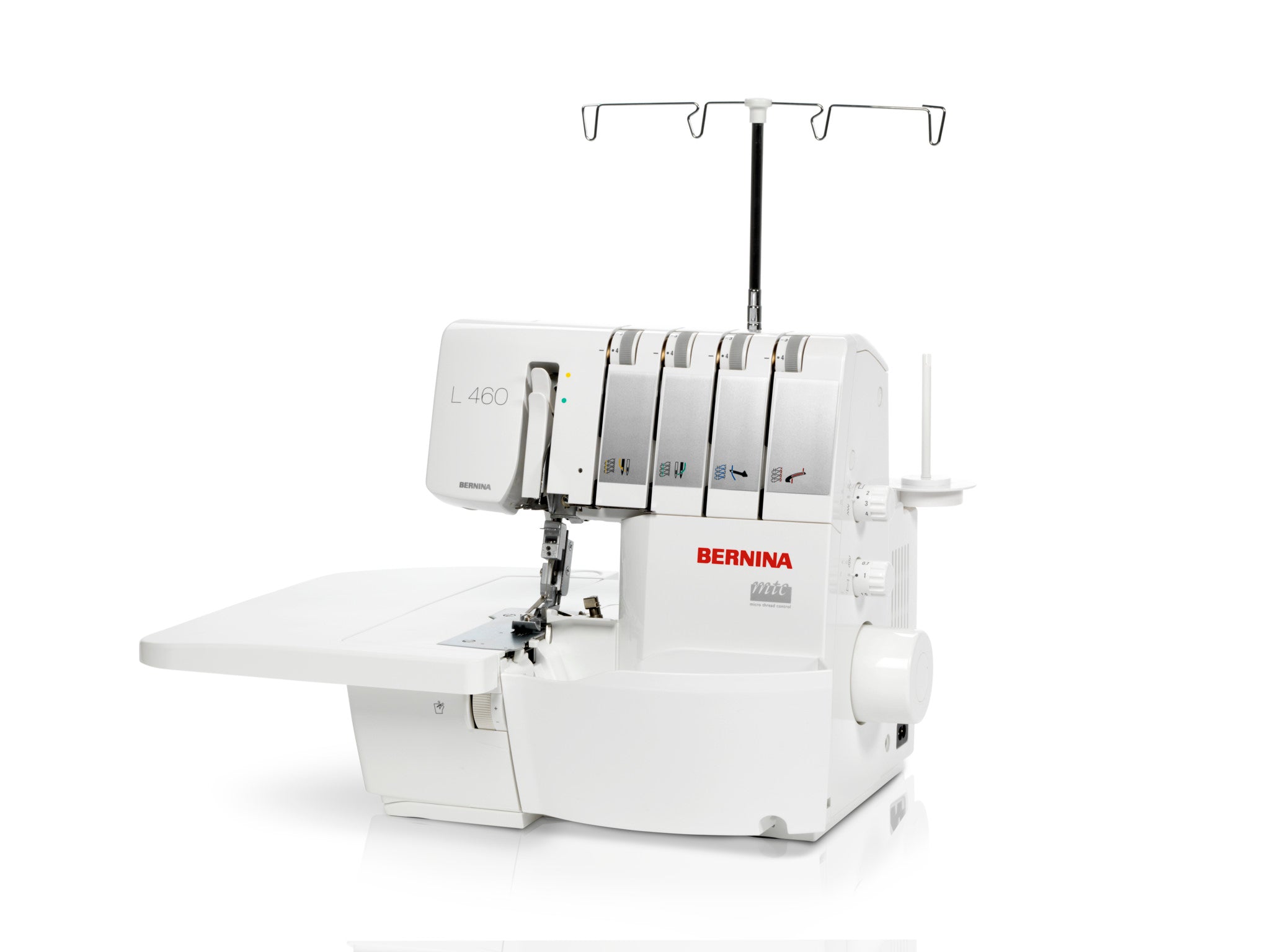 Bernina Overlock L 460 Nähmaschine – Frontansicht