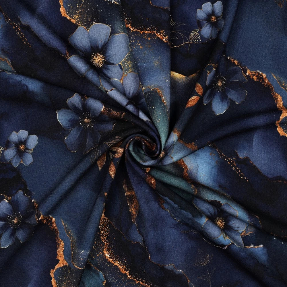 Punta di Roma Stoff mit blauen Blumen und goldfarbenen Akzenten