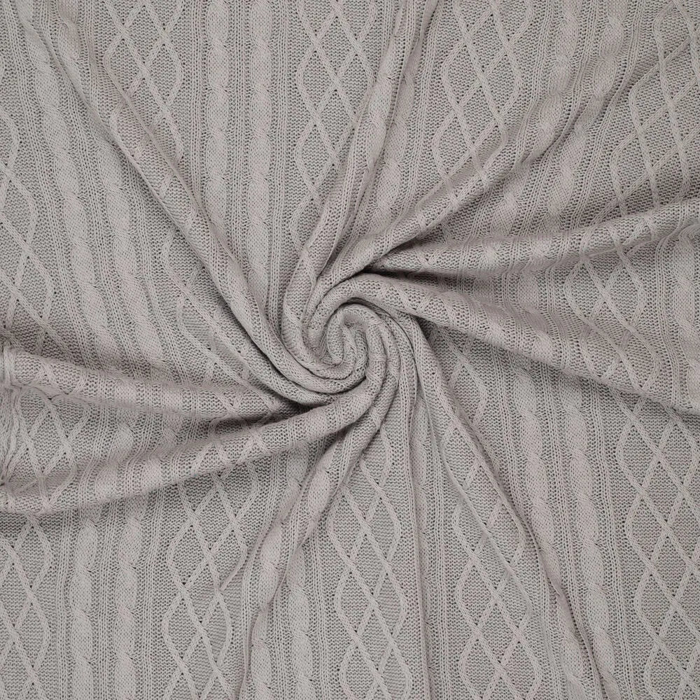 Grauer Strick-Jacquard mit klassischem Zopfmuster