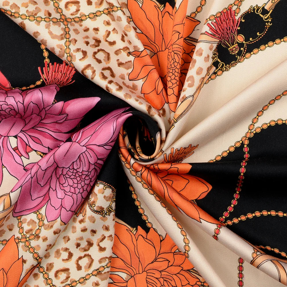 Viskosesatin in Pink & Orange mit blauen Blumen, Ketten und Animalprint