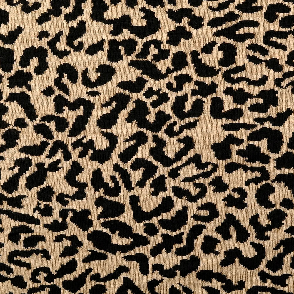 Schwerer Jacquard-Strick mit Leopardenmuster in Schwarz und Beige