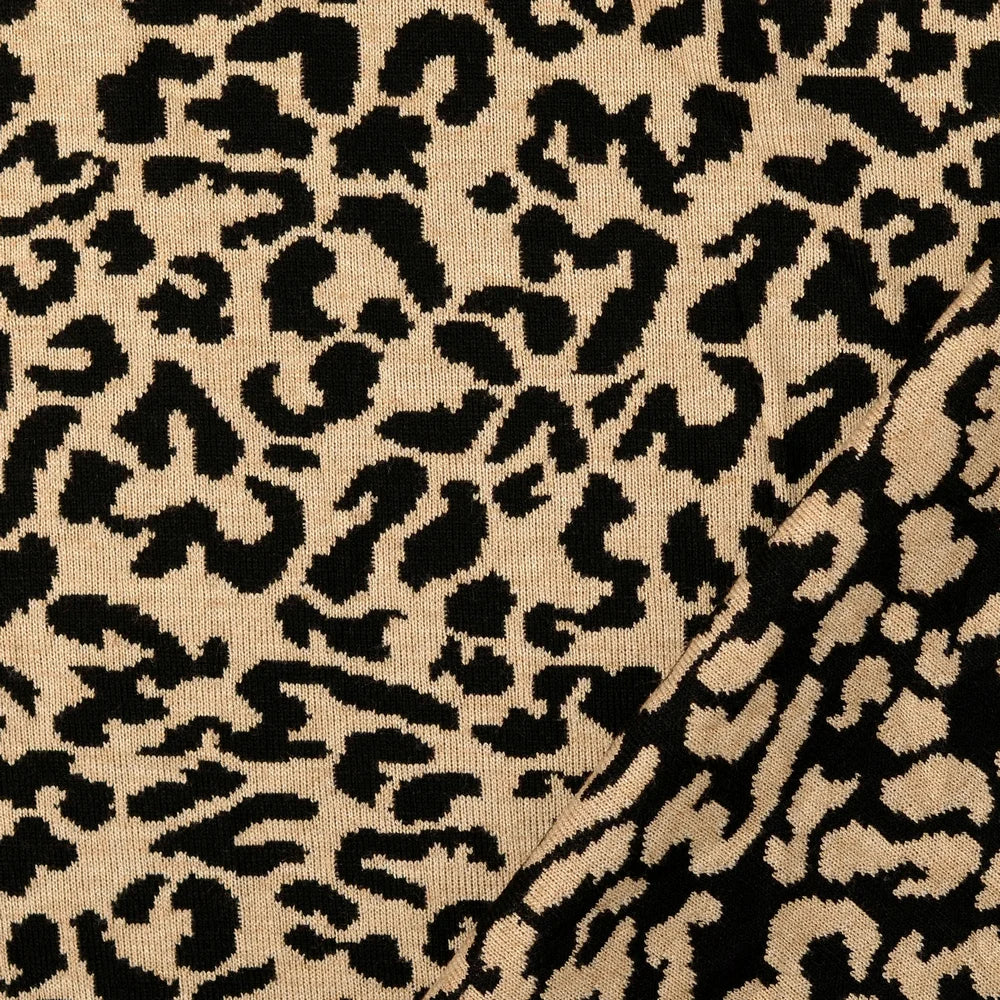 Schwerer Jacquard-Strick mit Leopardenmuster in Schwarz und Beige