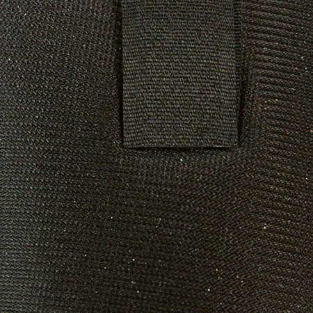 Nahaufnahme Schulterpolster 4M schwarz – Detail des textilen Bezugs und der Polsterform