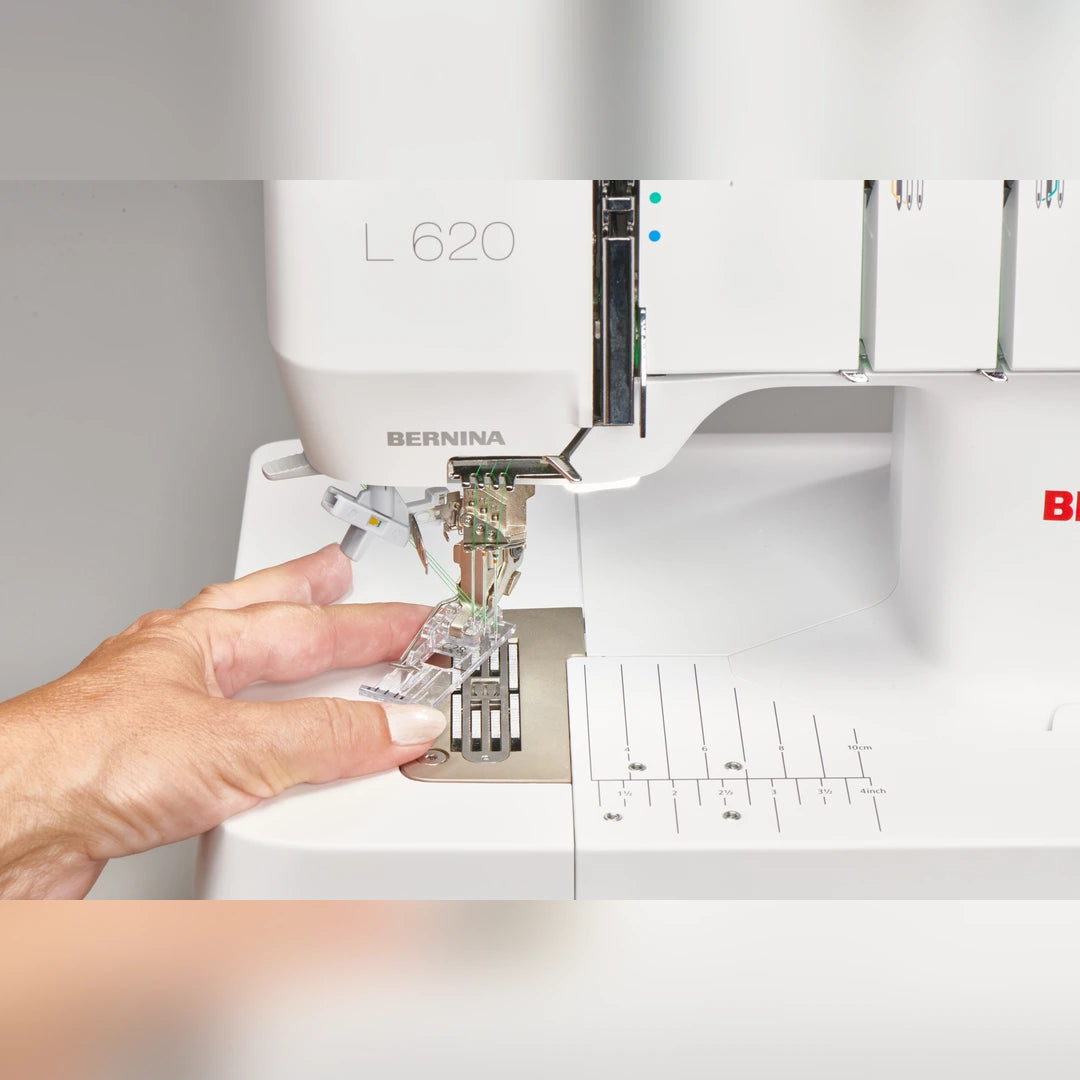 Bernina L620 auschwenkbarer Nähfuss