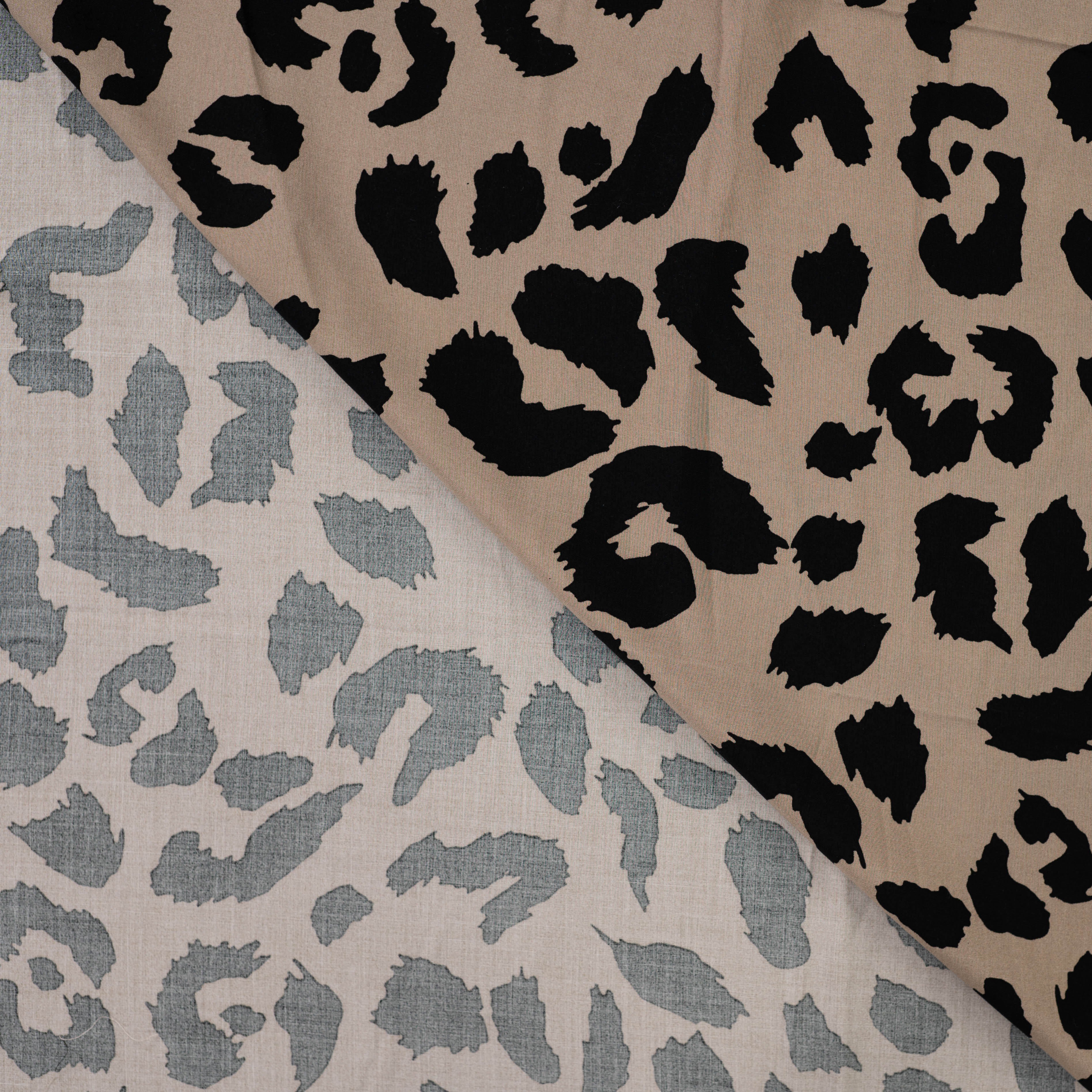 Viskose Stoff mit Leopardenmuster beige schwarz Detail