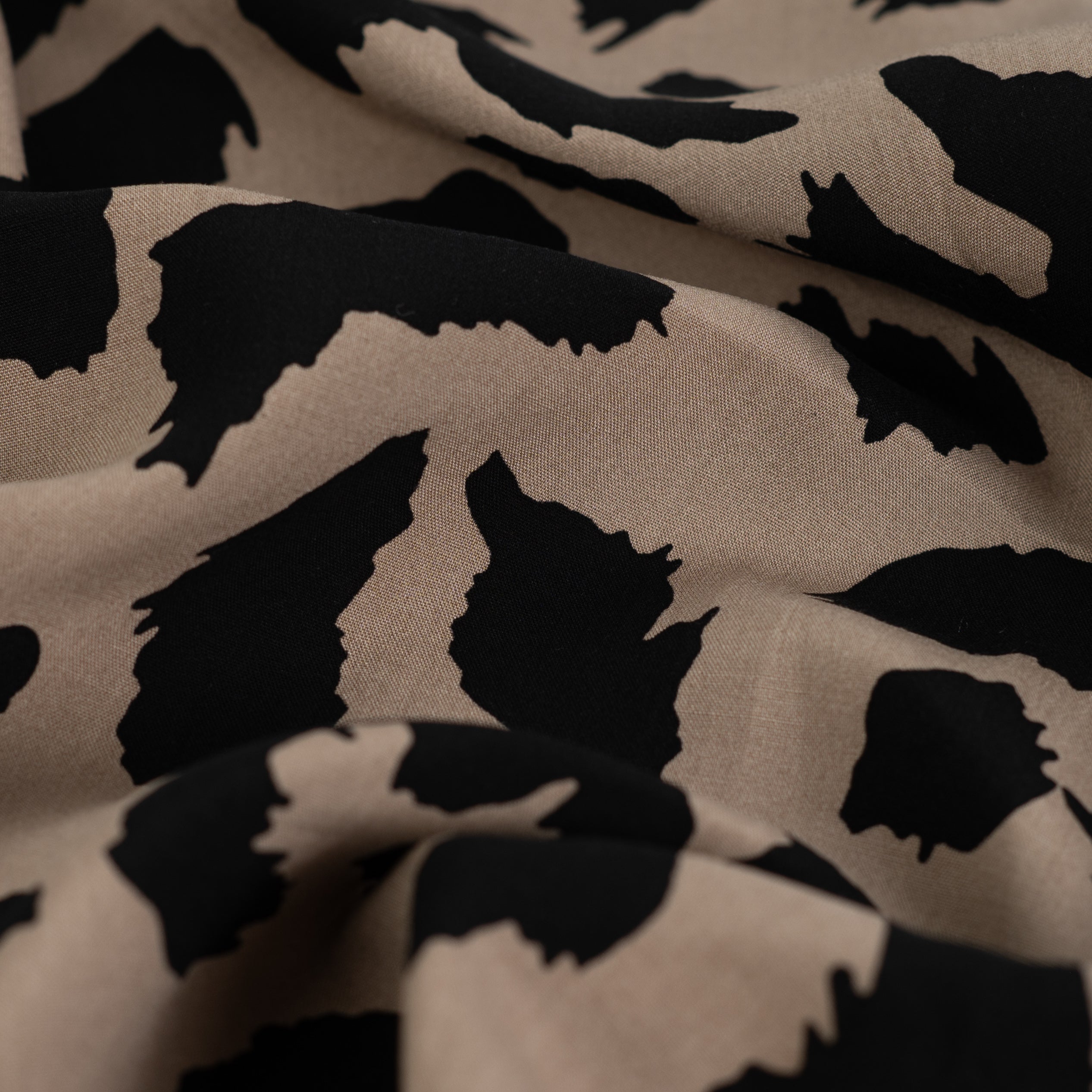 Viskose Popeline Stoff Leopard beige schwarz Meterware