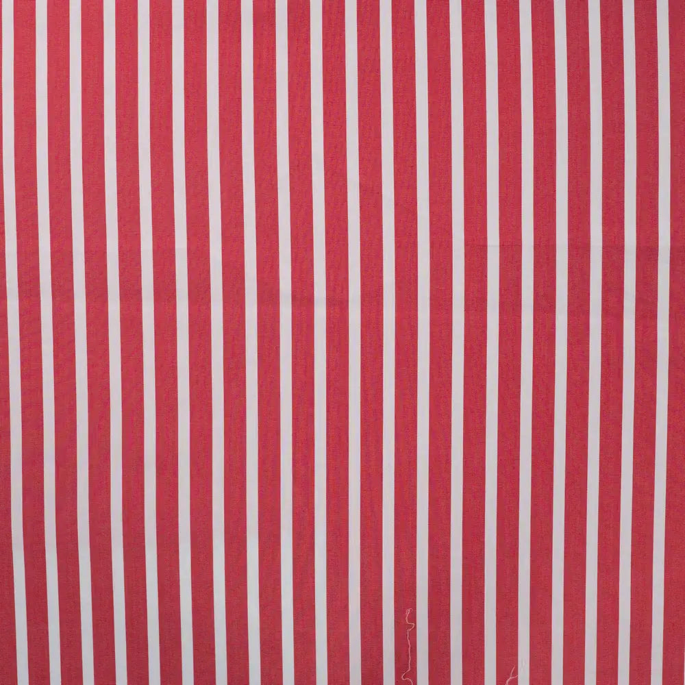 Gestreifter Popeline Stretch Stoff in Rot – leichter elastischer Stoff für Hemden und Blusen.