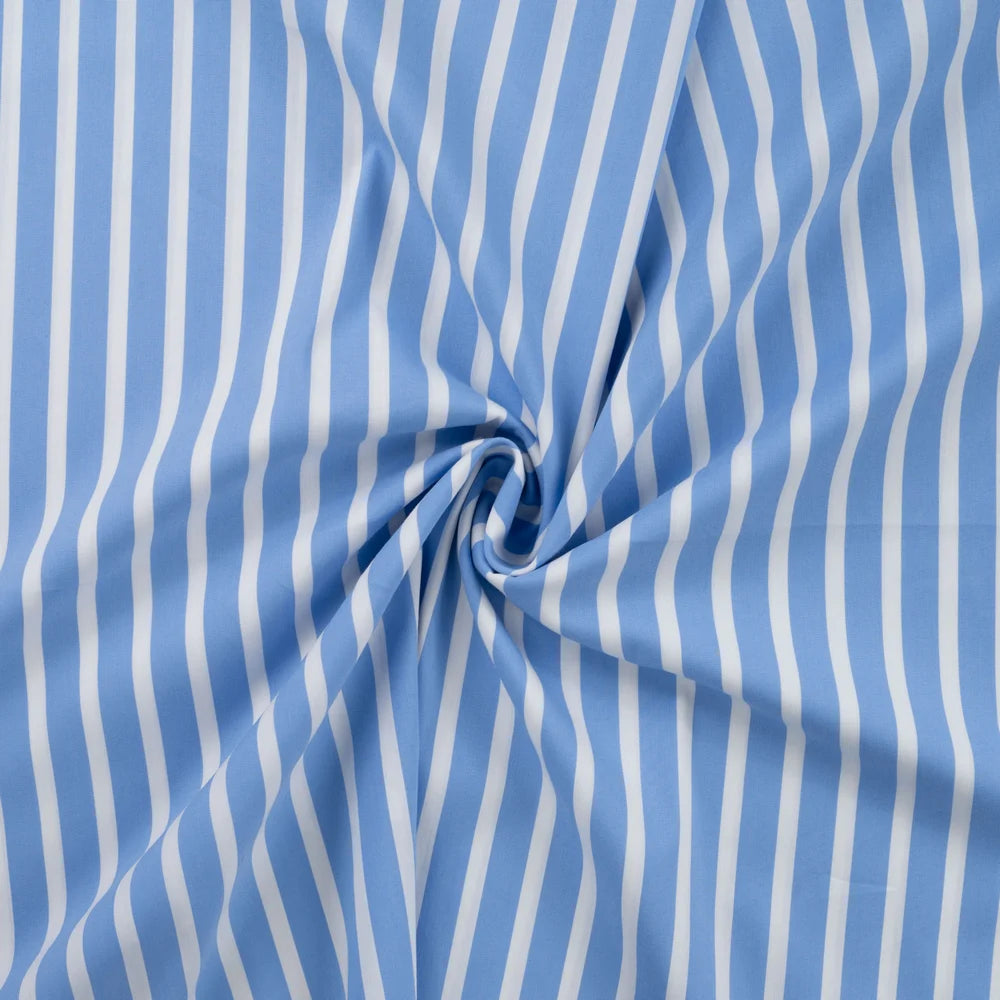 Gestreifter Popeline Stretch Stoff in Bleu – leichter elastischer Stoff für Hemden und Blusen.