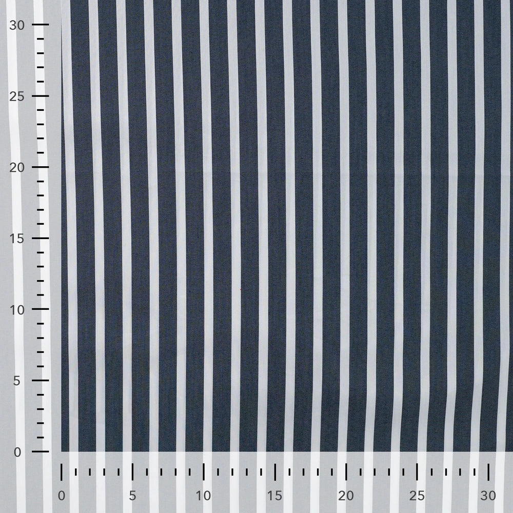 Gestreifter Popeline Stretch Stoff in Marine – leichter elastischer Stoff für Hemden und Blusen.